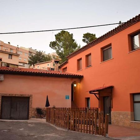 Apartamento La Buhardilla. Aparcamiento exterior privado Teruel Exterior foto