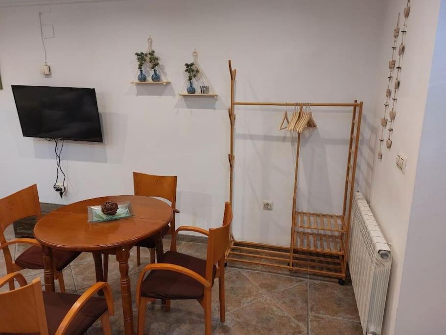 Apartamento La Buhardilla. Aparcamiento exterior privado Teruel Exterior foto