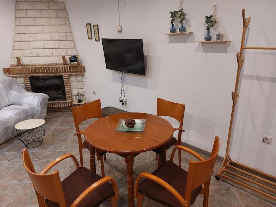 Apartamento La Buhardilla. Aparcamiento exterior privado Teruel Exterior foto